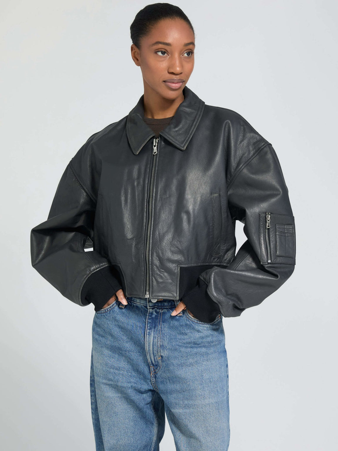 BONNIE CROPPED BOMBER - BLACK